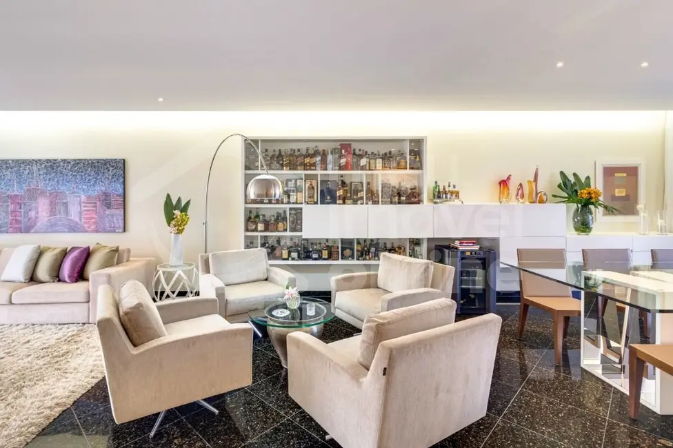Apartamento com 3 quartos à venda, 248m2 em Moema, São Paulo - SP - imagem 1 Foto 1 de Apartamento com 3 quartos à venda, 248m2 em Moema, São Paulo - SP