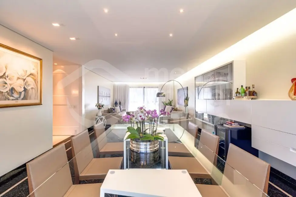 Apartamento com 3 quartos à venda, 248m2 em Moema, São Paulo - SP - imagem 4 Foto 4 de Apartamento com 3 quartos à venda, 248m2 em Moema, São Paulo - SP