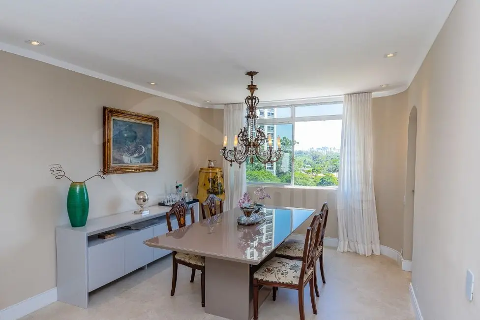 Foto 8 de Apartamento com 4 quartos à venda, 185m2 em Moema, São Paulo - SP