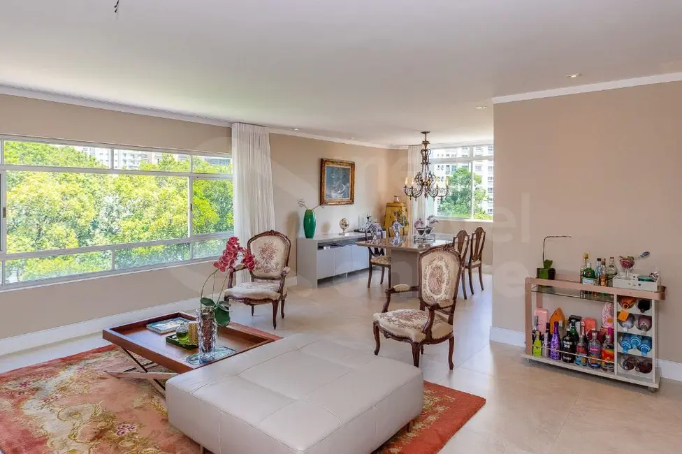 Foto 2 de Apartamento com 4 quartos à venda, 185m2 em Moema, São Paulo - SP