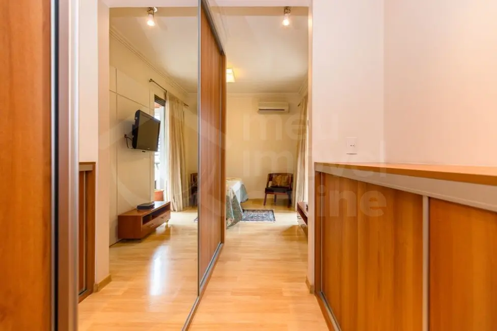 Apartamento com 3 quartos à venda, 189m2 em Aclimação, São Paulo - SP - imagem 9 Foto 9 de Apartamento com 3 quartos à venda, 189m2 em Aclimação, São Paulo - SP