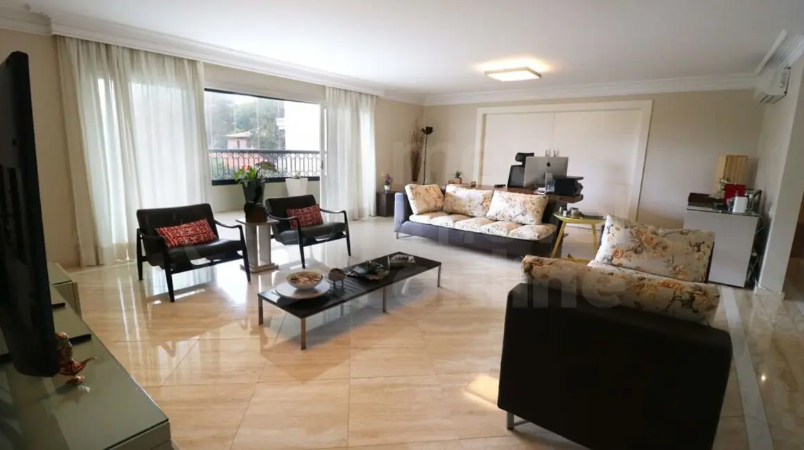 Apartamento com 4 quartos à venda, 365m2 em Alto de Pinheiros, São Paulo - SP - imagem 8 Foto 8 de Apartamento com 4 quartos à venda, 365m2 em Alto de Pinheiros, São Paulo - SP