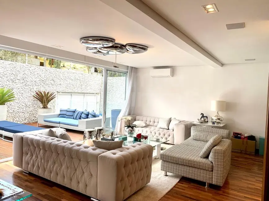 Foto 3 de Casa com 3 quartos à venda, 370m2 em Pacaembu, São Paulo - SP