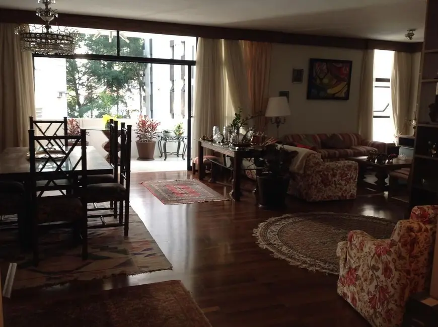 Apartamento com 4 quartos à venda, 228m2 em Higienópolis, São Paulo - SP - imagem 3 Foto 3 de Apartamento com 4 quartos à venda, 228m2 em Higienópolis, São Paulo - SP
