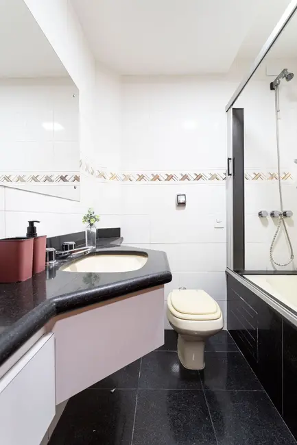 Apartamento com 3 quartos à venda, 184m2 em Aclimação, São Paulo - SP - imagem 4 Foto 4 de Apartamento com 3 quartos à venda, 184m2 em Aclimação, São Paulo - SP