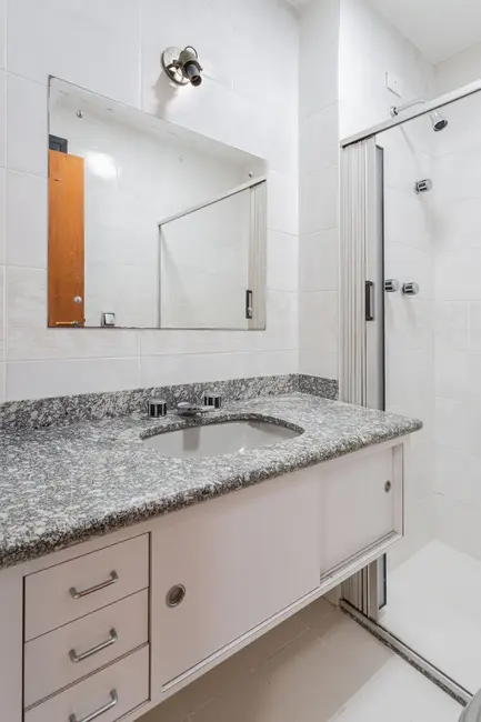 Apartamento com 3 quartos à venda, 184m2 em Aclimação, São Paulo - SP - imagem 7 Foto 7 de Apartamento com 3 quartos à venda, 184m2 em Aclimação, São Paulo - SP