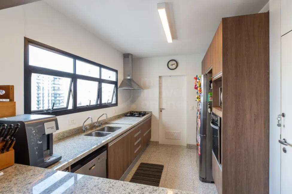 Apartamento com 3 quartos à venda, 190m2 em Indianópolis, São Paulo - SP - imagem 3 Foto 3 de Apartamento com 3 quartos à venda, 190m2 em Indianópolis, São Paulo - SP