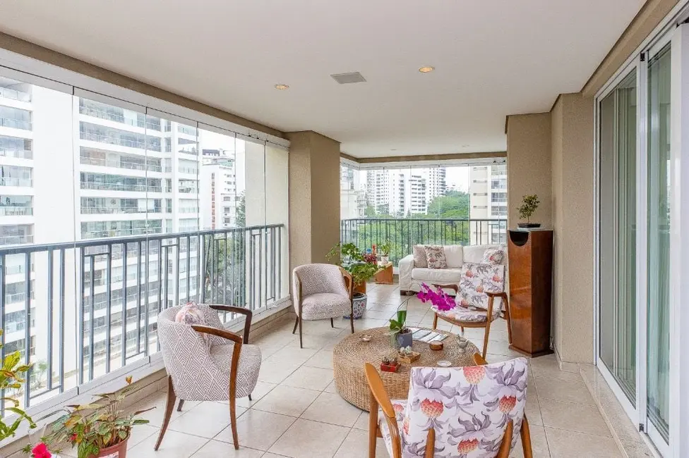 Foto 8 de Apartamento com 4 quartos à venda, 223m2 em Campo Belo, São Paulo - SP