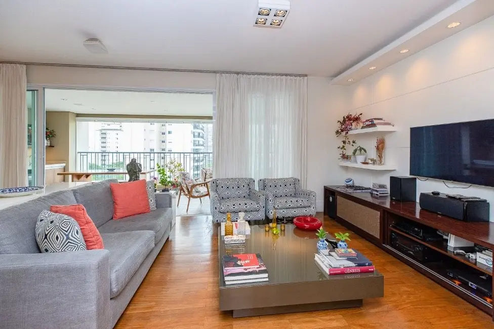 Foto 9 de Apartamento com 4 quartos à venda, 223m2 em Campo Belo, São Paulo - SP