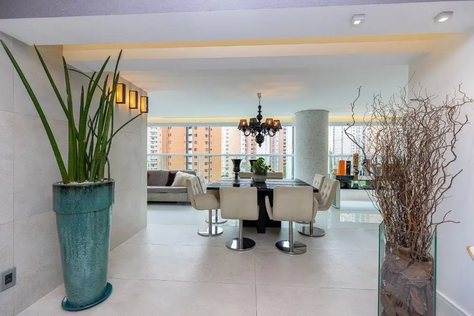Apartamento com 4 quartos à venda, 335m2 em Moema, São Paulo - SP - imagem 7 Foto 7 de Apartamento com 4 quartos à venda, 335m2 em Moema, São Paulo - SP