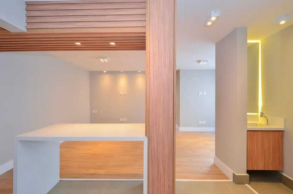 Foto 3 de Apartamento com 2 quartos à venda, 70m2 em Moema, São Paulo - SP