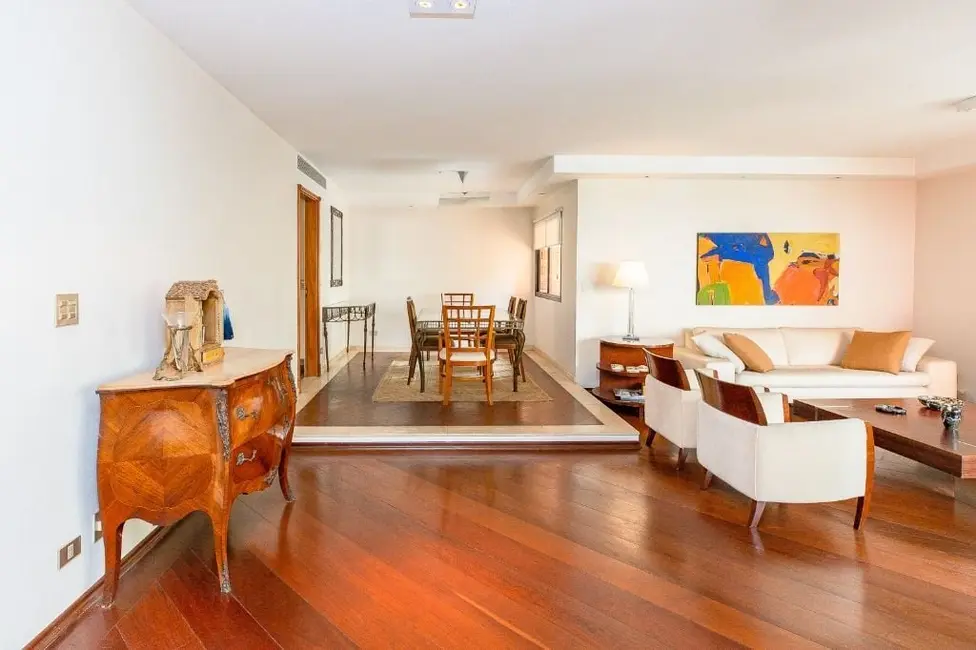 Apartamento com 4 quartos à venda, 220m2 em Moema, São Paulo - SP - imagem 3 Foto 3 de Apartamento com 4 quartos à venda, 220m2 em Moema, São Paulo - SP