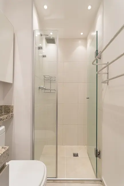 Apartamento com 2 quartos à venda, 74m2 em Aclimação, São Paulo - SP - imagem 2 Foto 2 de Apartamento com 2 quartos à venda, 74m2 em Aclimação, São Paulo - SP