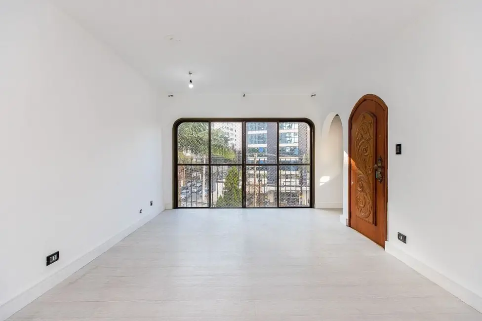 Apartamento com 3 quartos à venda, 105m2 em Aclimação, São Paulo - SP - imagem 2 Foto 2 de Apartamento com 3 quartos à venda, 105m2 em Aclimação, São Paulo - SP