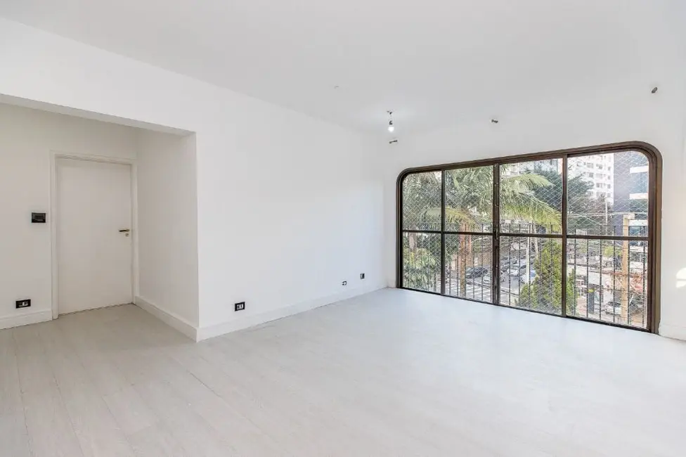 Apartamento com 3 quartos à venda, 105m2 em Aclimação, São Paulo - SP - imagem 5 Foto 5 de Apartamento com 3 quartos à venda, 105m2 em Aclimação, São Paulo - SP