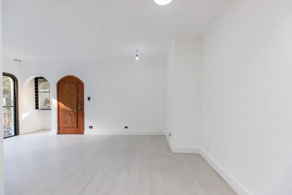 Apartamento com 3 quartos à venda, 105m2 em Aclimação, São Paulo - SP - imagem 3 Foto 3 de Apartamento com 3 quartos à venda, 105m2 em Aclimação, São Paulo - SP