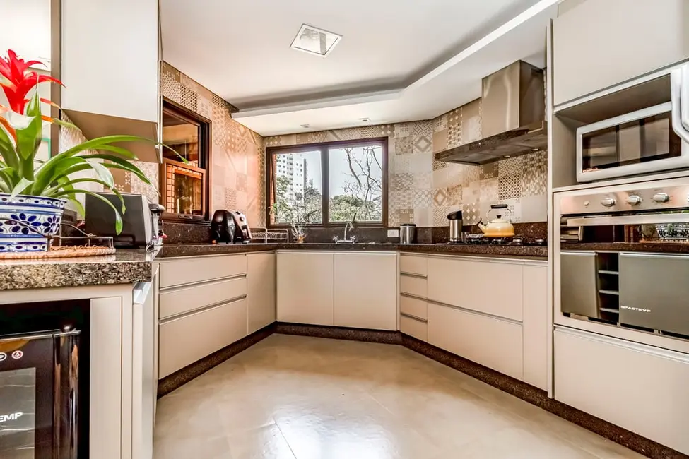 Apartamento com 3 quartos à venda, 179m2 em Alto de Pinheiros, São Paulo - SP - imagem 9 Foto 9 de Apartamento com 3 quartos à venda, 179m2 em Alto de Pinheiros, São Paulo - SP