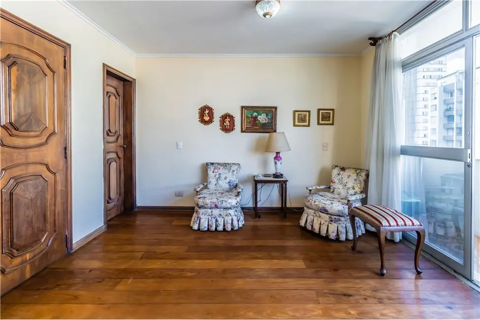 Foto 4 de Apartamento com 4 quartos à venda, 182m2 em Itaim Bibi, São Paulo - SP