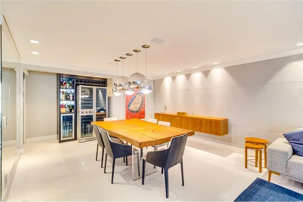 Apartamento com 3 quartos à venda, 234m2 em Vila Nova Conceição, São Paulo - SP - imagem 3 Foto 3 de Apartamento com 3 quartos à venda, 234m2 em Vila Nova Conceição, São Paulo - SP