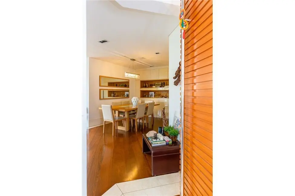 Apartamento com 3 quartos à venda, 205m2 em Vila Mariana, São Paulo - SP - imagem 2 Foto 2 de Apartamento com 3 quartos à venda, 205m2 em Vila Mariana, São Paulo - SP