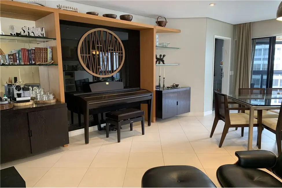 Apartamento com 3 quartos à venda, 171m2 em Higienópolis, São Paulo - SP - imagem 2 Foto 2 de Apartamento com 3 quartos à venda, 171m2 em Higienópolis, São Paulo - SP