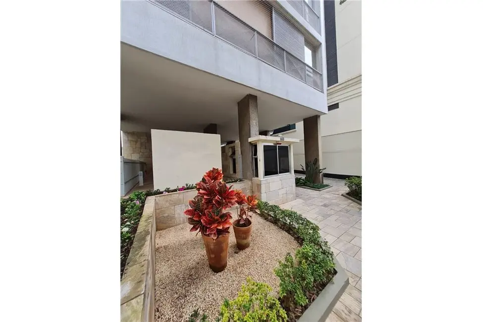 Apartamento com 3 quartos à venda, 188m2 em Higienópolis, São Paulo - SP - imagem 2 Foto 2 de Apartamento com 3 quartos à venda, 188m2 em Higienópolis, São Paulo - SP