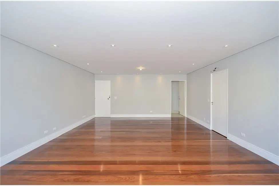 Apartamento com 3 quartos à venda, 137m2 em Itaim Bibi, São Paulo - SP - imagem 2 Foto 2 de Apartamento com 3 quartos à venda, 137m2 em Itaim Bibi, São Paulo - SP