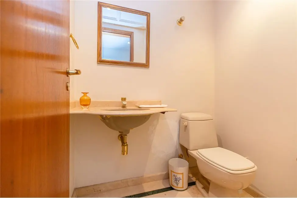 Apartamento com 3 quartos à venda, 219m2 em Moema, São Paulo - SP - imagem 4 Foto 4 de Apartamento com 3 quartos à venda, 219m2 em Moema, São Paulo - SP