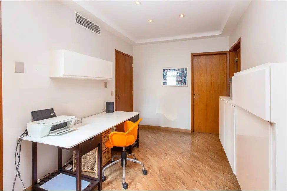 Apartamento com 3 quartos à venda, 219m2 em Moema, São Paulo - SP - imagem 9 Foto 9 de Apartamento com 3 quartos à venda, 219m2 em Moema, São Paulo - SP