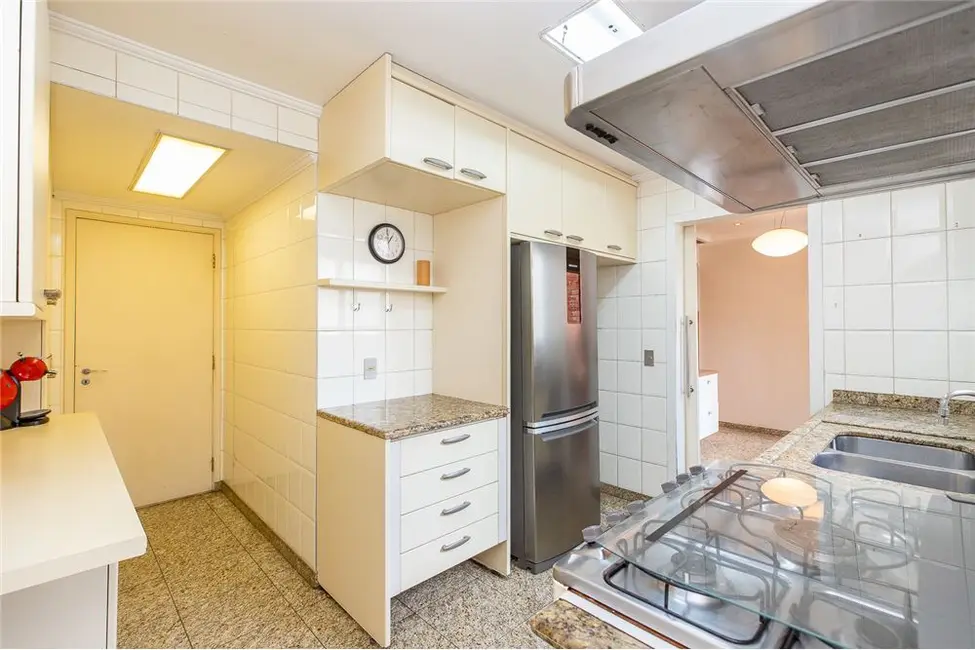 Apartamento com 3 quartos à venda, 219m2 em Moema, São Paulo - SP - imagem 7 Foto 7 de Apartamento com 3 quartos à venda, 219m2 em Moema, São Paulo - SP
