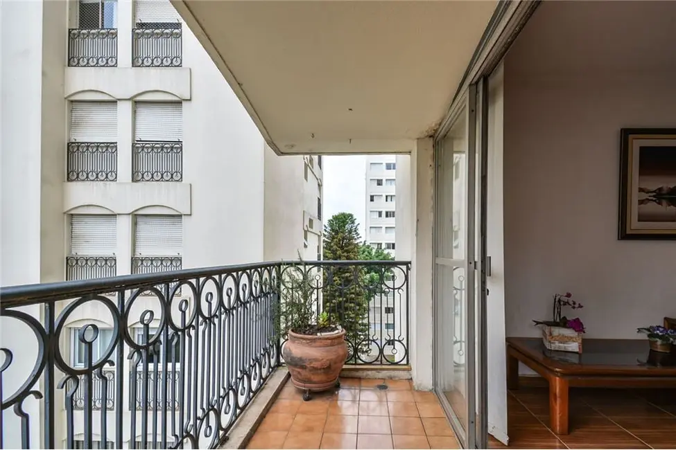 Apartamento com 3 quartos à venda, 135m2 em Moema, São Paulo - SP - imagem 9 Foto 9 de Apartamento com 3 quartos à venda, 135m2 em Moema, São Paulo - SP