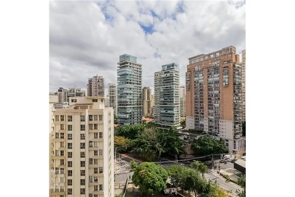 Foto 2 de Apartamento com 2 quartos à venda, 64m2 em Moema, São Paulo - SP