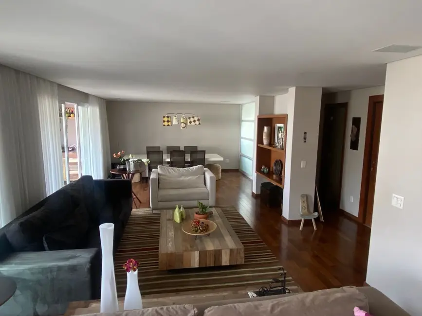 Apartamento com 3 quartos à venda, 200m2 em Moema, São Paulo - SP - imagem 7 Foto 7 de Apartamento com 3 quartos à venda, 200m2 em Moema, São Paulo - SP