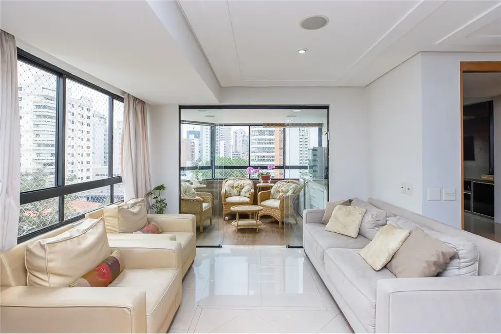 Foto 6 de Apartamento com 4 quartos à venda, 202m2 em Moema, São Paulo - SP