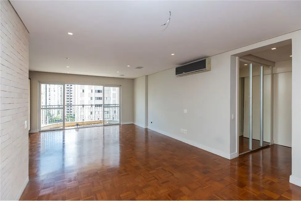 Apartamento com 3 quartos à venda, 158m2 em Moema, São Paulo - SP - imagem 7 Foto 7 de Apartamento com 3 quartos à venda, 158m2 em Moema, São Paulo - SP