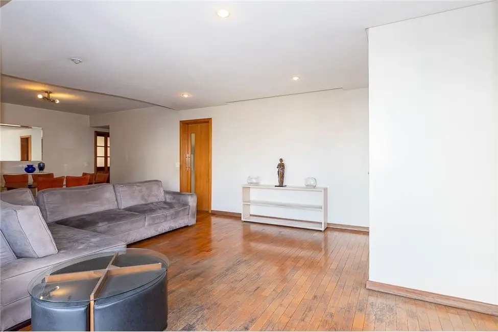 Apartamento com 3 quartos à venda, 153m2 em Moema, São Paulo - SP - imagem 4 Foto 4 de Apartamento com 3 quartos à venda, 153m2 em Moema, São Paulo - SP