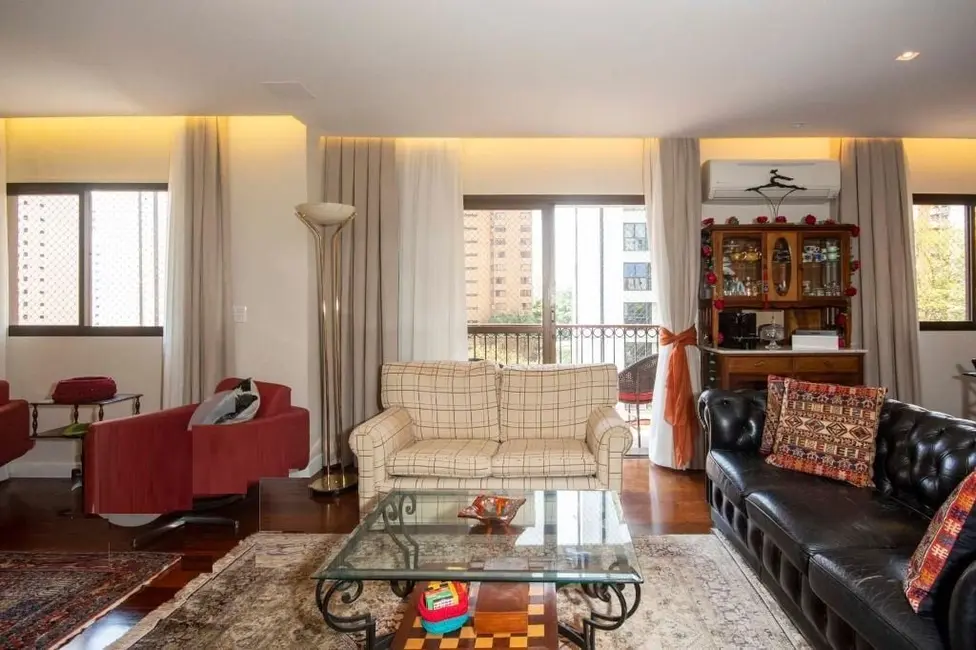 Apartamento com 4 quartos à venda, 200m2 em Moema, São Paulo - SP - imagem 1 Foto 1 de Apartamento com 4 quartos à venda, 200m2 em Moema, São Paulo - SP