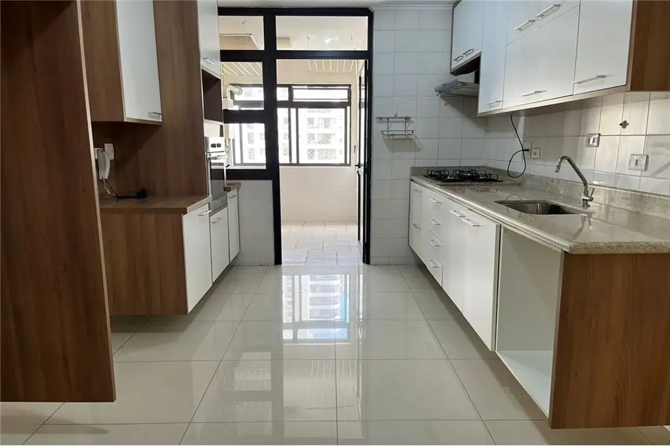 Apartamento com 4 quartos à venda, 120m2 em Moema, São Paulo - SP - imagem 7 Foto 7 de Apartamento com 4 quartos à venda, 120m2 em Moema, São Paulo - SP