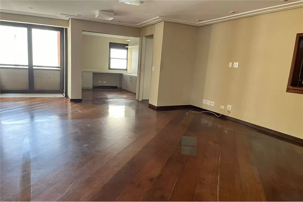 Apartamento com 4 quartos à venda, 120m2 em Moema, São Paulo - SP - imagem 3 Foto 3 de Apartamento com 4 quartos à venda, 120m2 em Moema, São Paulo - SP
