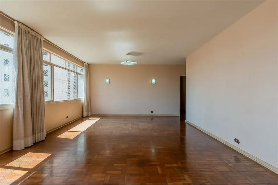 Apartamento com 3 quartos à venda, 176m2 em Higienópolis, São Paulo - SP - imagem 4 Foto 4 de Apartamento com 3 quartos à venda, 176m2 em Higienópolis, São Paulo - SP