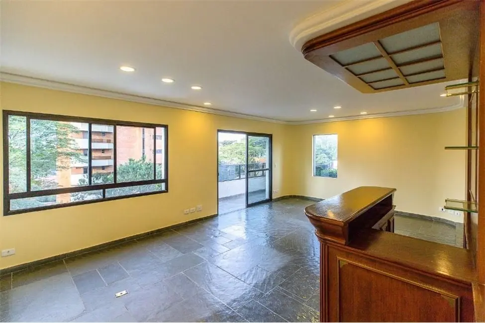 Apartamento com 5 quartos à venda, 220m2 em Indianópolis, São Paulo - SP - imagem 3 Foto 3 de Apartamento com 5 quartos à venda, 220m2 em Indianópolis, São Paulo - SP