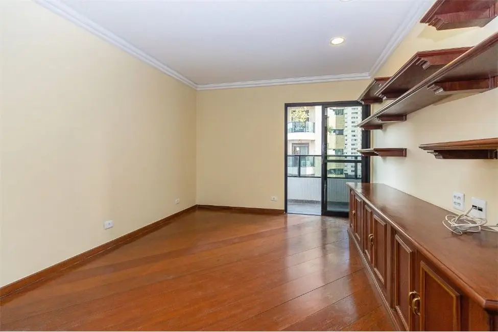 Apartamento com 5 quartos à venda, 220m2 em Indianópolis, São Paulo - SP - imagem 8 Foto 8 de Apartamento com 5 quartos à venda, 220m2 em Indianópolis, São Paulo - SP