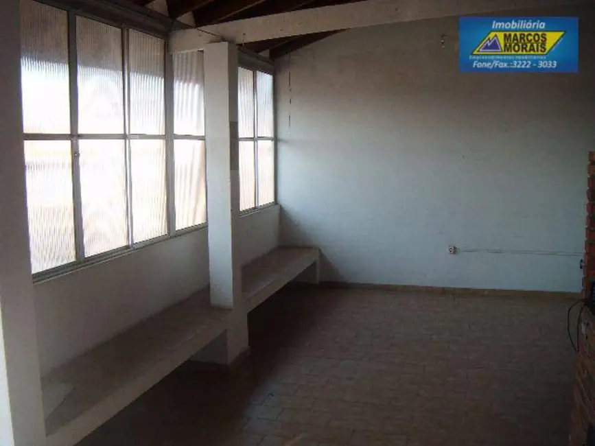 Casa com 4 quartos à venda, 250m2 em Jardim Santa Rosália, Sorocaba - SP - imagem 3 Foto 3 de Casa com 4 quartos à venda, 250m2 em Jardim Santa Rosália, Sorocaba - SP