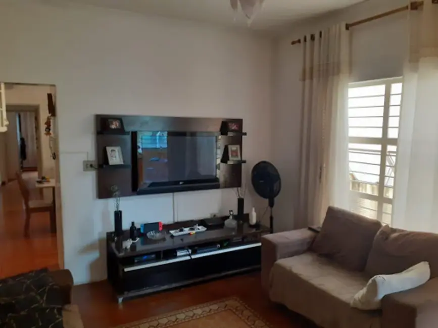Casa com 3 quartos à venda, 180m2 em Centro, Sorocaba - SP - imagem 2 Foto 2 de Casa com 3 quartos à venda, 180m2 em Centro, Sorocaba - SP