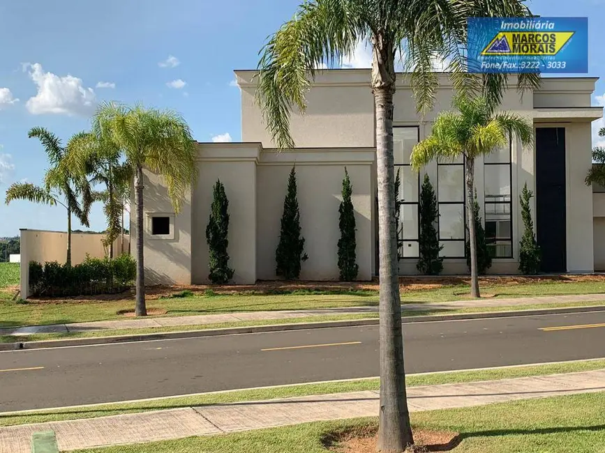 Foto 1 de Casa de Condomínio com 3 quartos à venda, 600m2 em Votorantim - SP