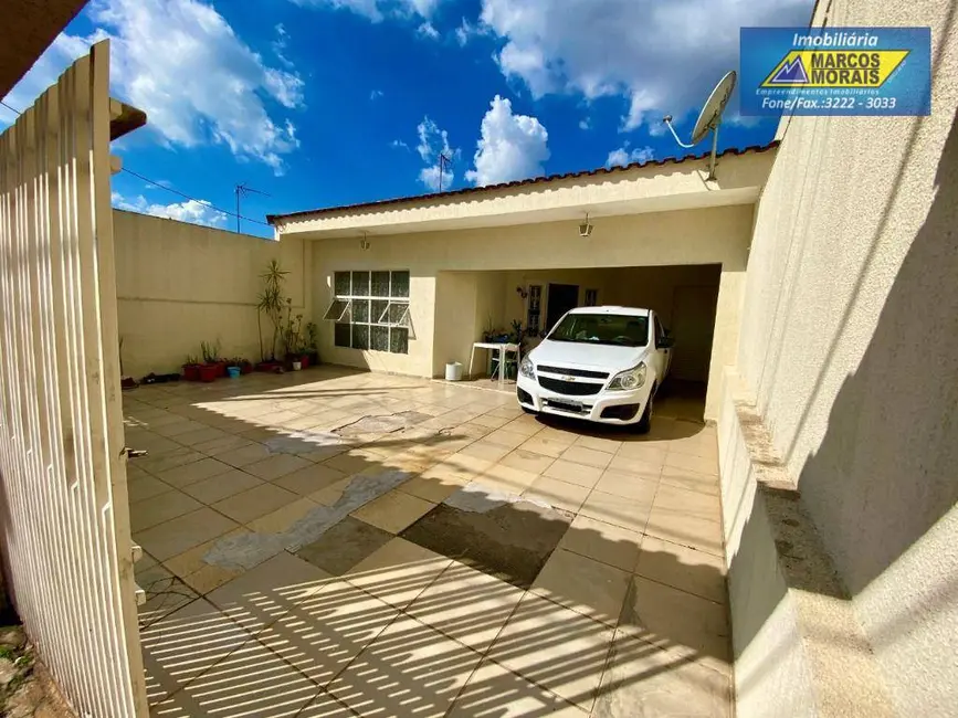 Casa com 4 quartos à venda, 150m2 em Conjunto Habitacional Júlio de Mesquita Filho, Sorocaba - SP - imagem 2 Foto 2 de Casa com 4 quartos à venda, 150m2 em Conjunto Habitacional Júlio de Mesquita Filho, Sorocaba - SP