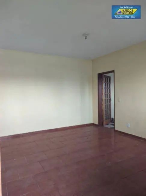 Foto 4 de Casa com 3 quartos à venda, 552m2 em Salto De Pirapora - SP