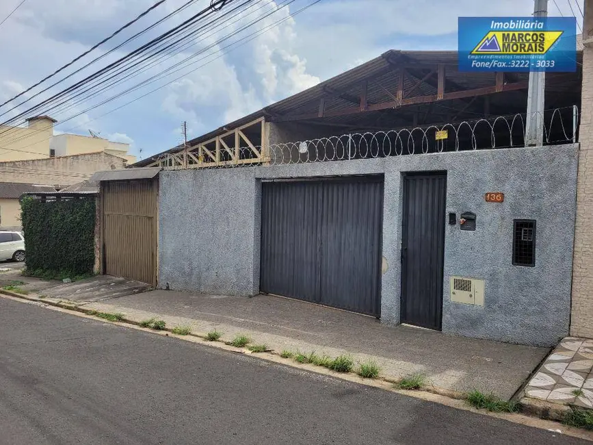 Armazém / Galpão à venda, 256m2 em Vila Jardini, Sorocaba - SP - imagem 5 Foto 5 de Armazém / Galpão à venda, 256m2 em Vila Jardini, Sorocaba - SP