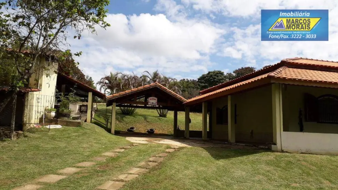 Foto 1 de Chácara com 4 quartos à venda, 300m2 em Salto De Pirapora - SP