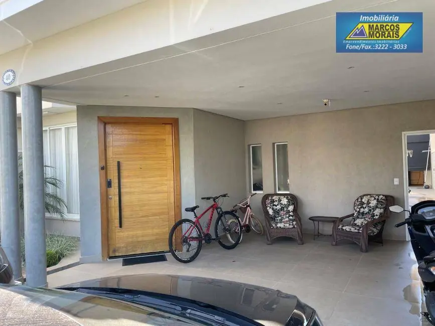 Foto 3 de Casa de Condomínio com 3 quartos à venda, 297m2 em Aracoiaba Da Serra - SP